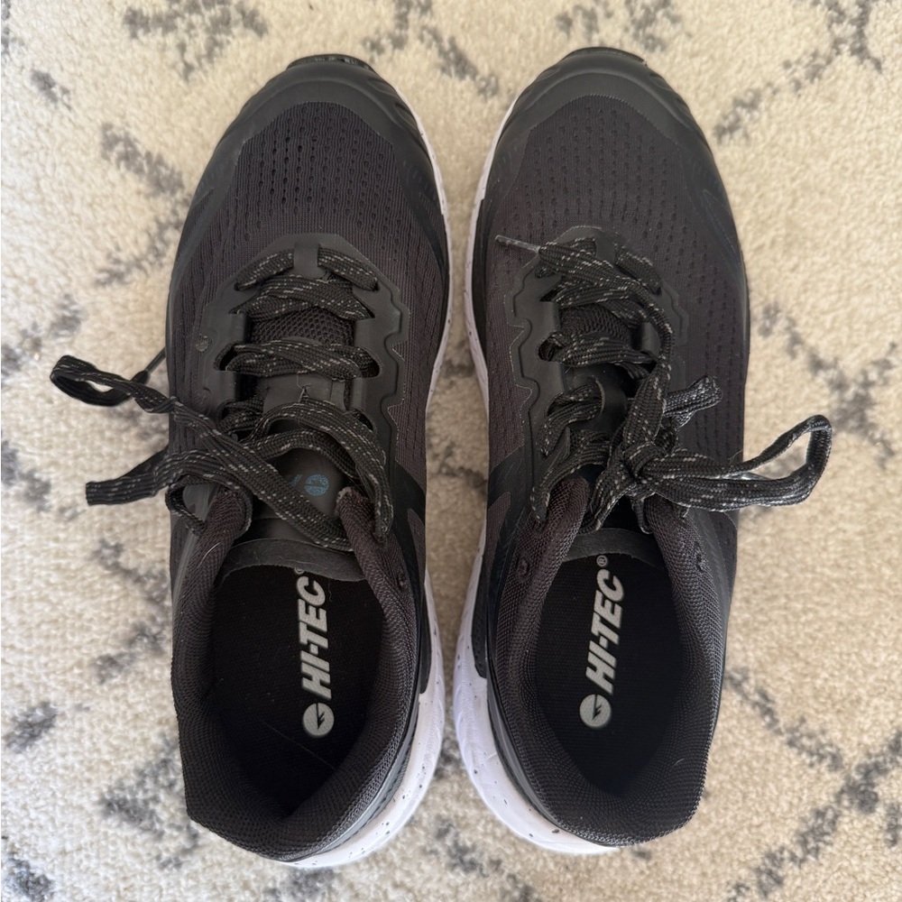 Hi-Tec | Women’s Black and White Running Athletic Sneakers Shoes Size 8